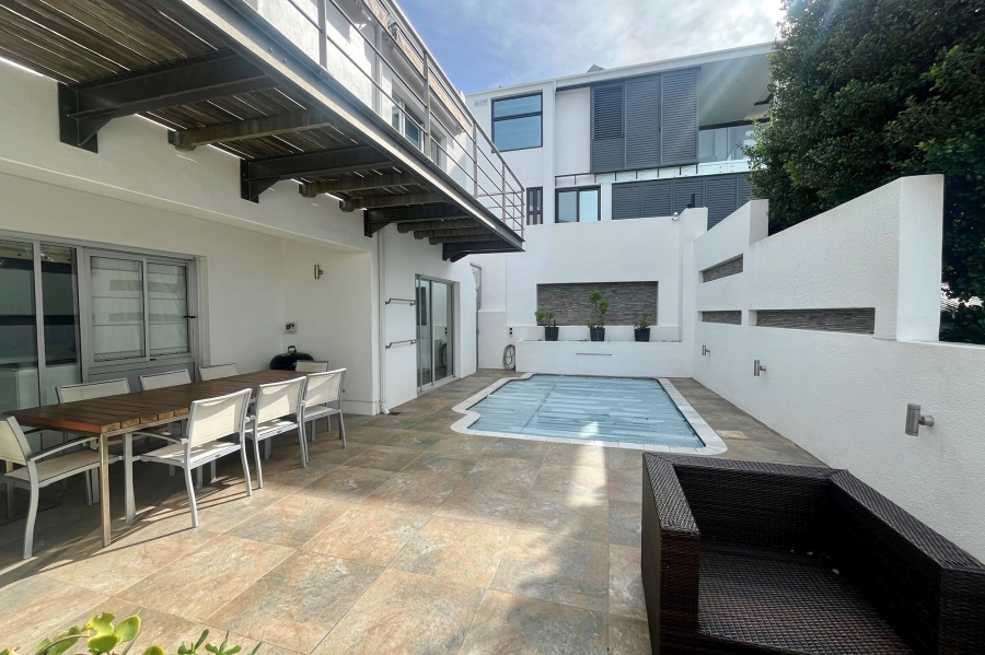To Let 4 Bedroom Property for Rent in Tamboerskloof Western Cape